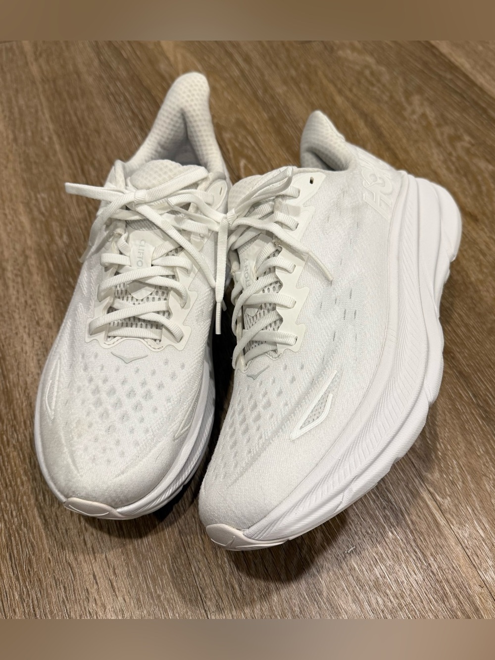 Hoka Clifton 9 size 10